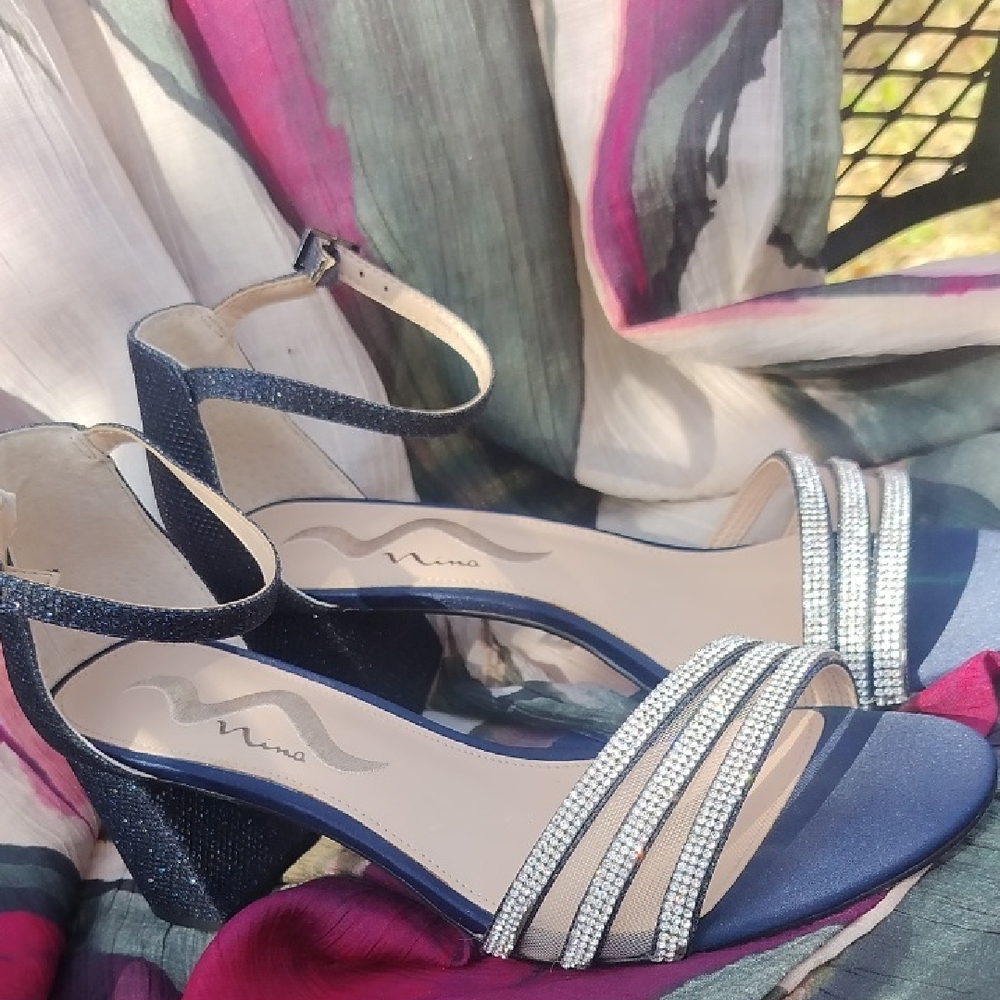 Nina Size 8 Blue Sapphire 💙 Sparkly Heels